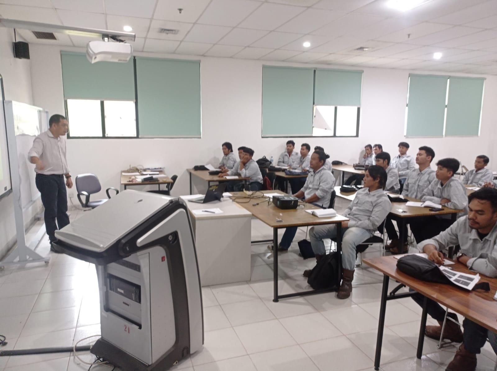 Welder and Fitter Training 2nd batch | PCNU Batam - IA ITB - IA UNDIP - IKA ITS Kepri - Politeknik Negeri Batam